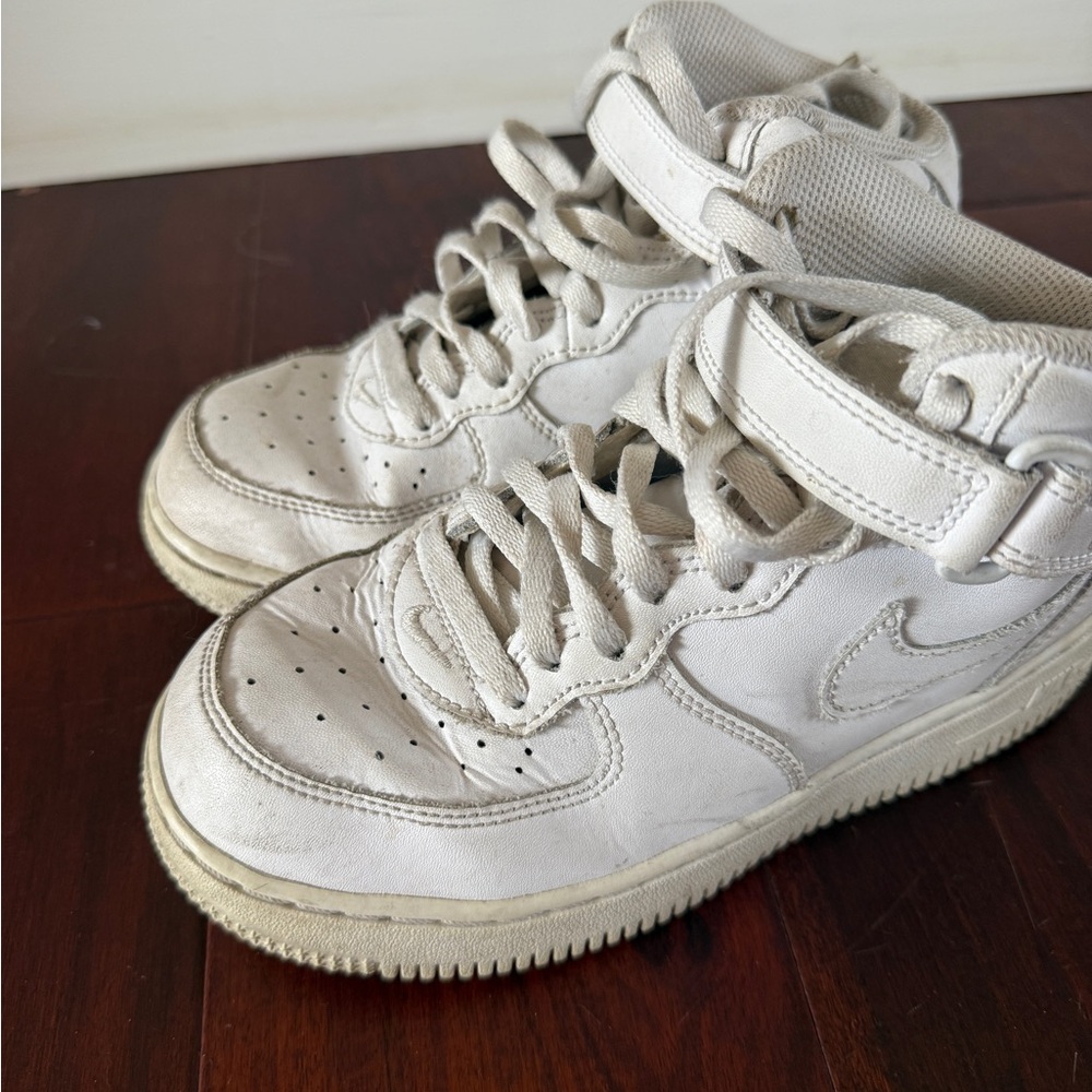 Kids Air Force high tops size 1.5